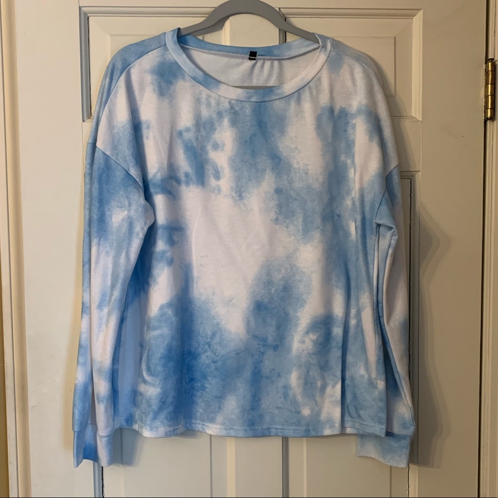 Blue and white tie dye crewneck